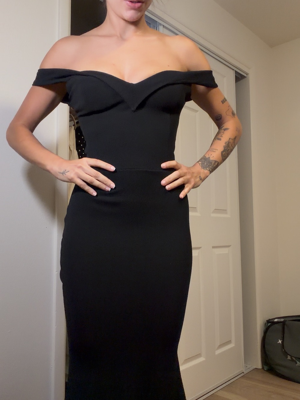 Off-Shoulder Black Bodycon Dress